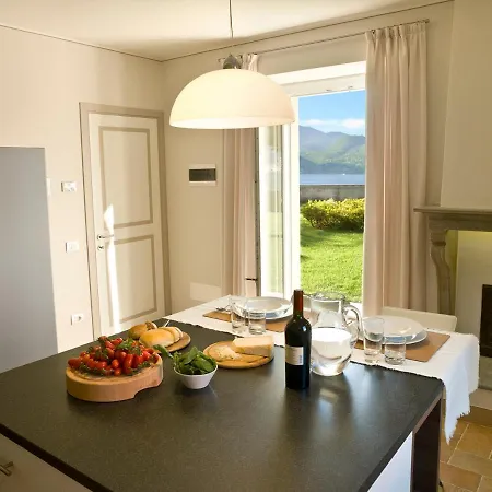 Sleeps 8 Pool Air Con Wifi Villa Lezzeno